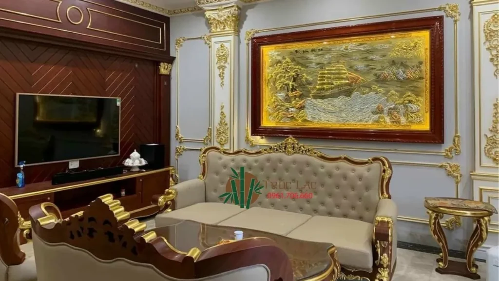 Cách Kết Hợp Đồ Đồng Với Nội Thất Hiện Đại: Nâng Tầm Không Gian Sống 1 tranh đồng, phòng khách