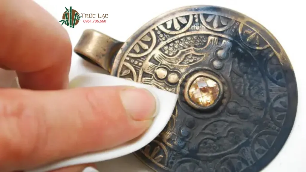 Đồ đồng có bị oxy hóa không? Nguyên nhân, dấu hiệu và cách bảo quản đúng cách 2 oxy hóa, đồ đồng